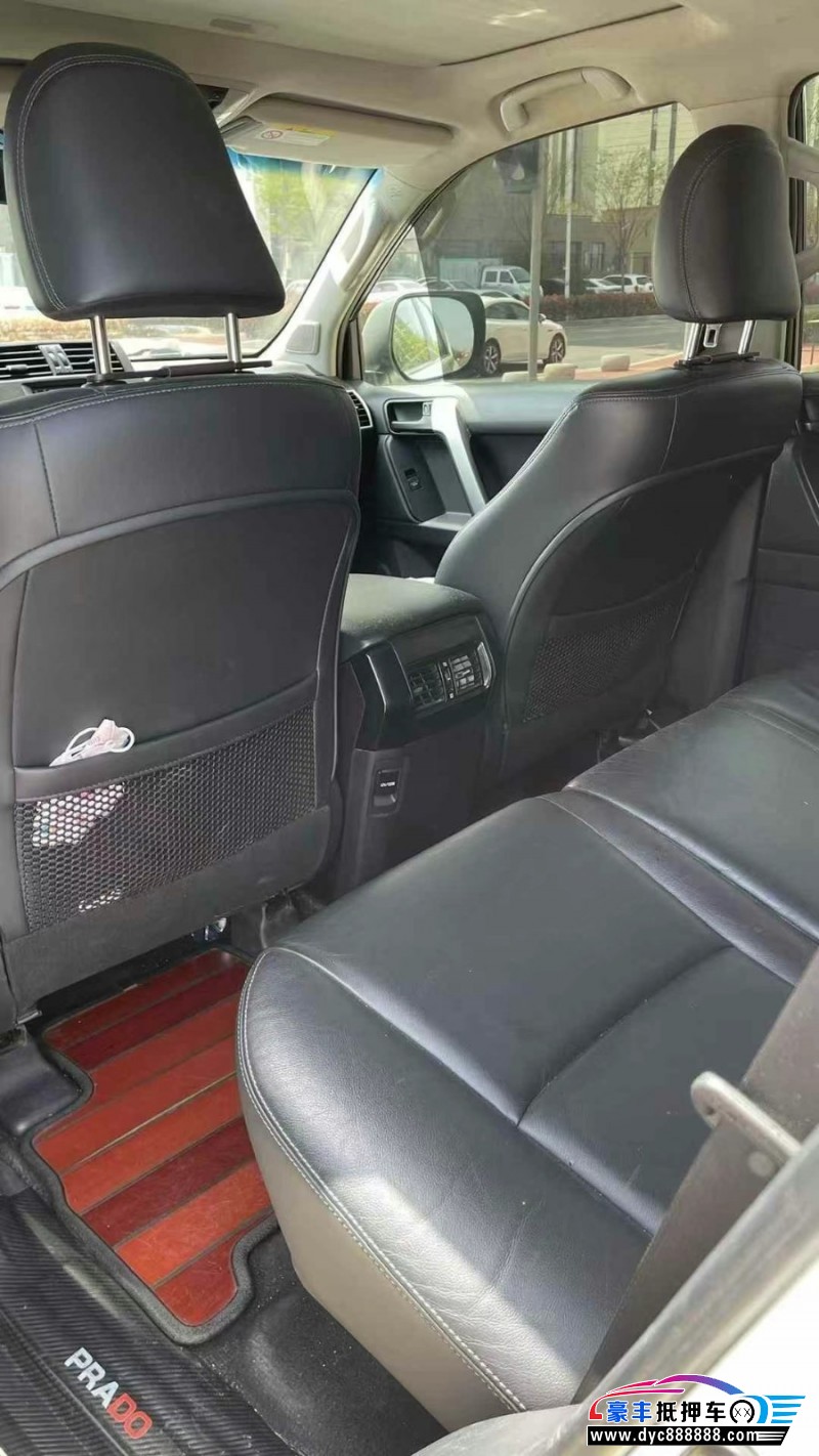 17年丰田普拉多（霸道）轿车抵押车出售