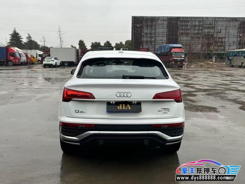 21年奥迪Q5轿车抵押车出售