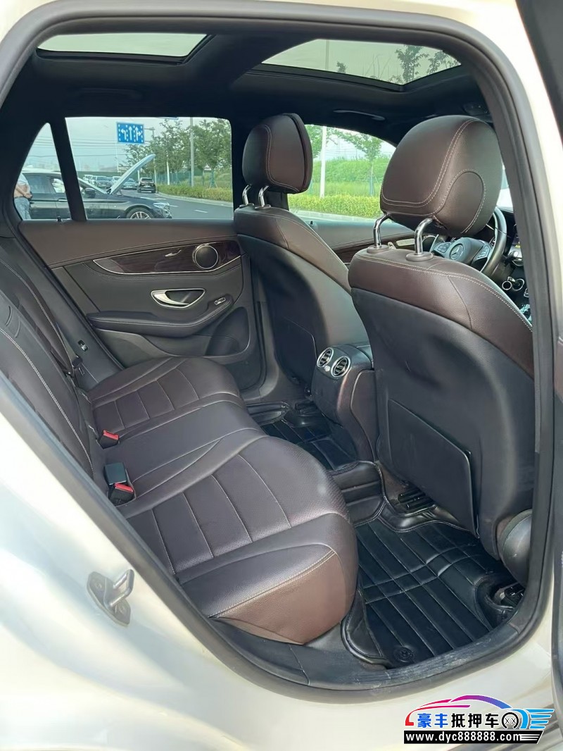 17年奔驰GLC轿车抵押车出售