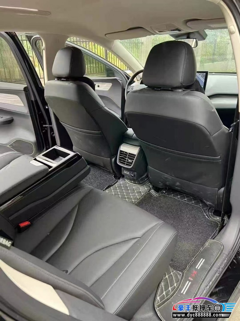 24年红旗EQM5轿车抵押车出售