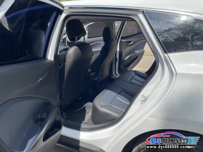 24年别克微蓝轿车抵押车出售