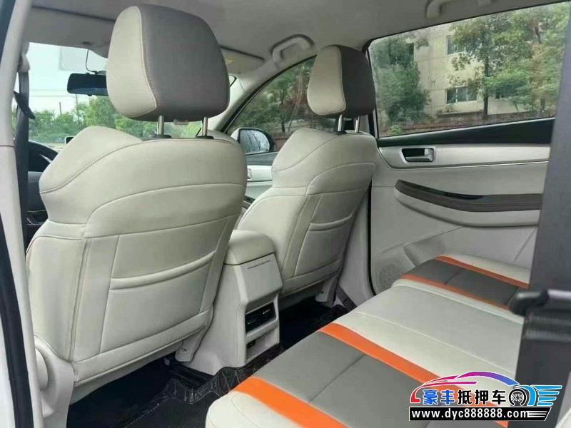 23年东风风行T5轿车抵押车出售