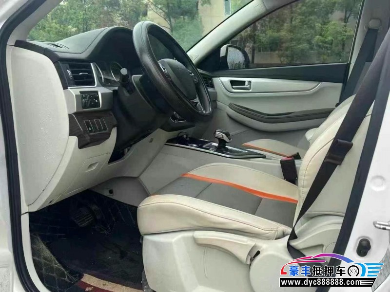 23年东风风行T5轿车抵押车出售