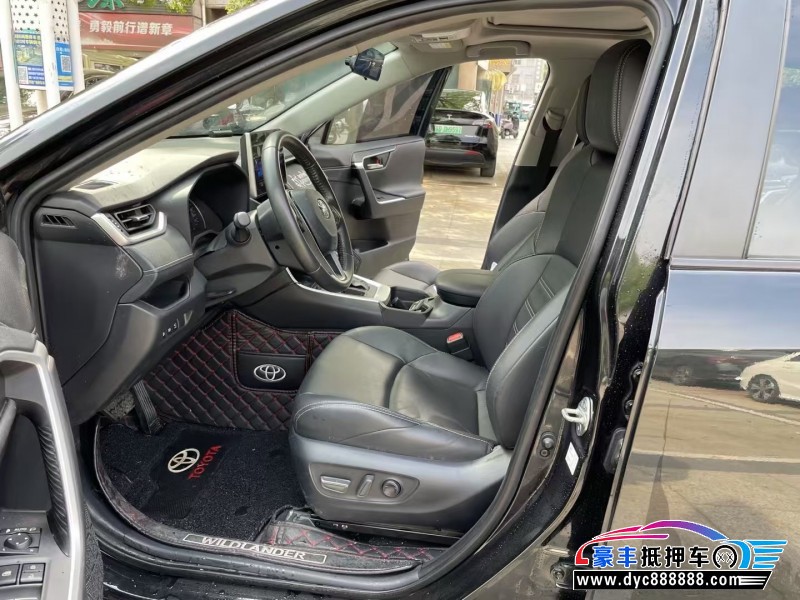 22年丰田威兰达轿车抵押车出售