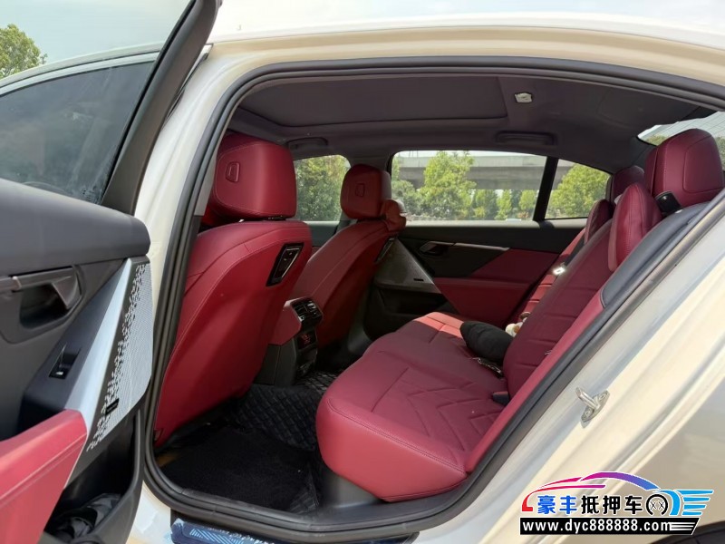 24年宝马5系轿车抵押车出售