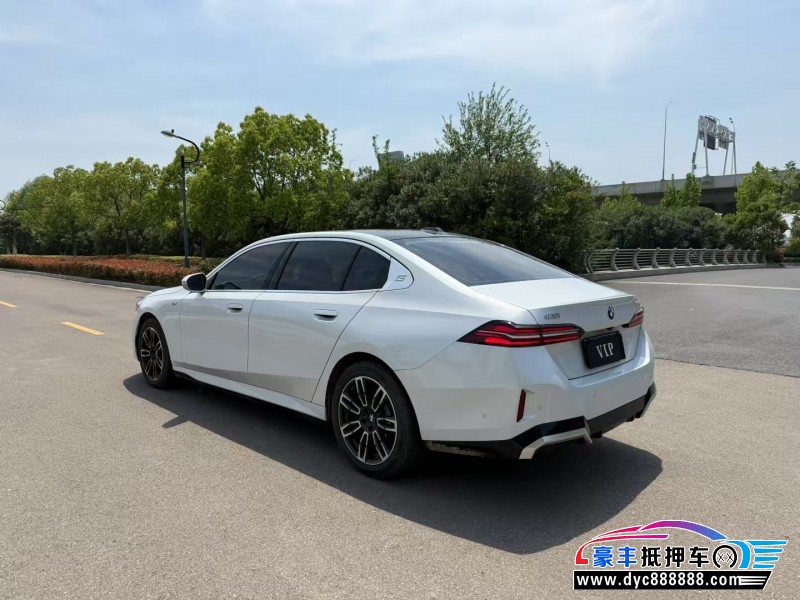 24年宝马5系轿车抵押车出售