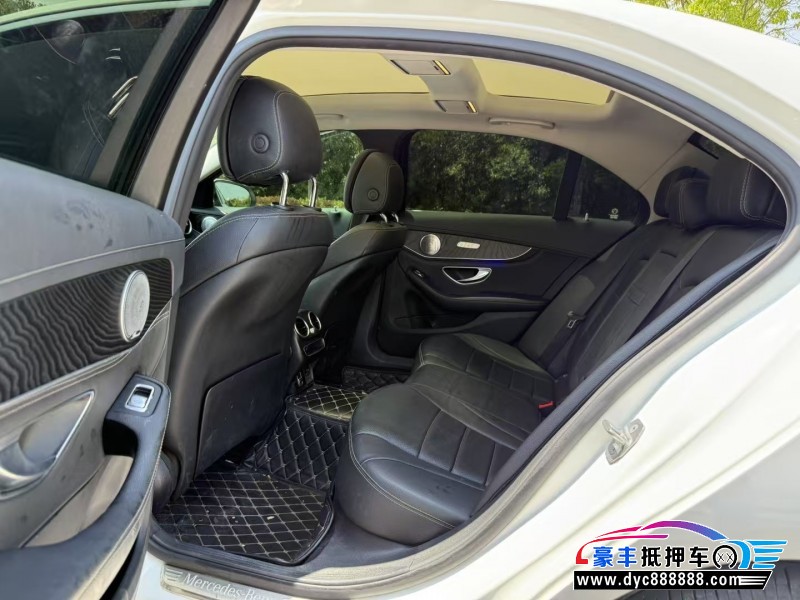 19年奔驰C轿车抵押车出售