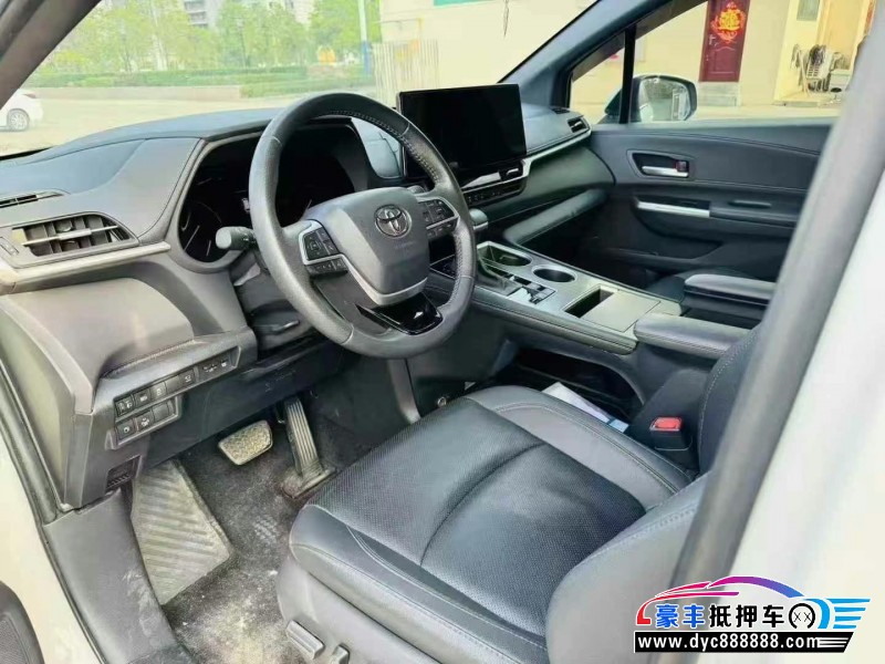 23年丰田塞纳轿车抵押车出售