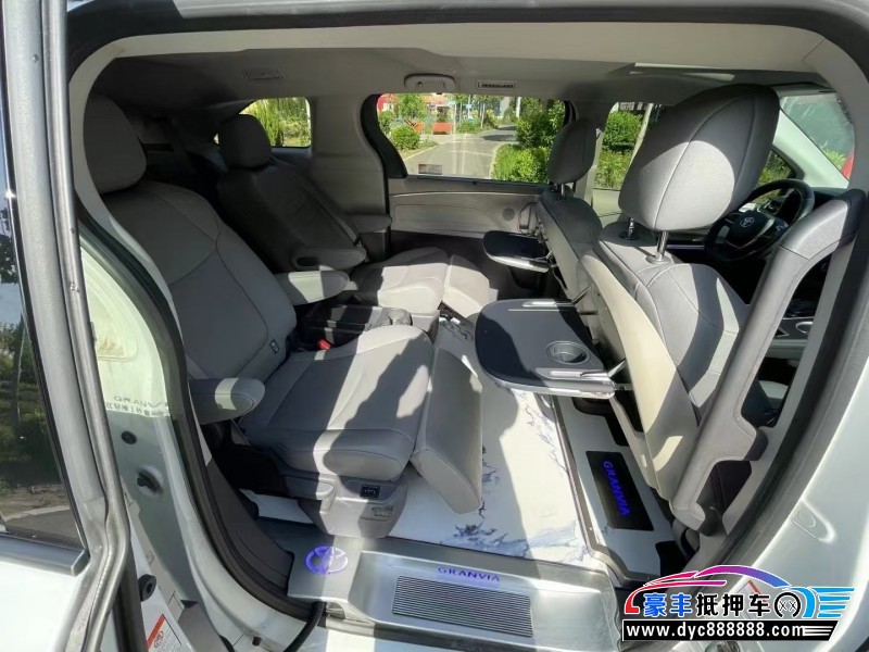 23年丰田格瑞维亚轿车抵押车出售