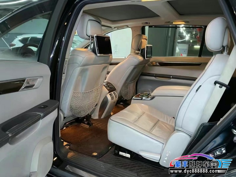 11年奔驰R轿车抵押车出售