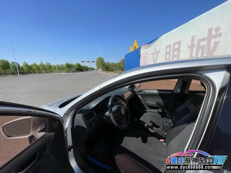 13年大众桑塔纳轿车抵押车出售