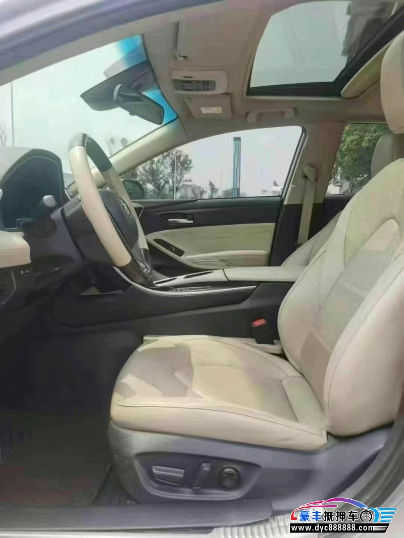 20年丰田亚洲龙轿车抵押车出售