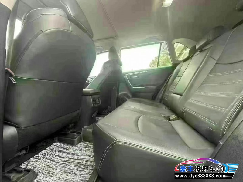 22年丰田威兰达轿车抵押车出售