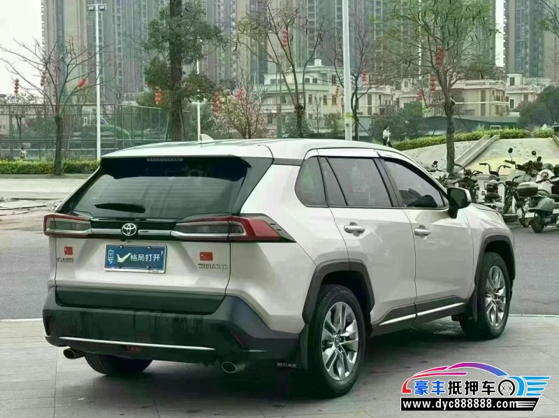 22年丰田威兰达轿车抵押车出售