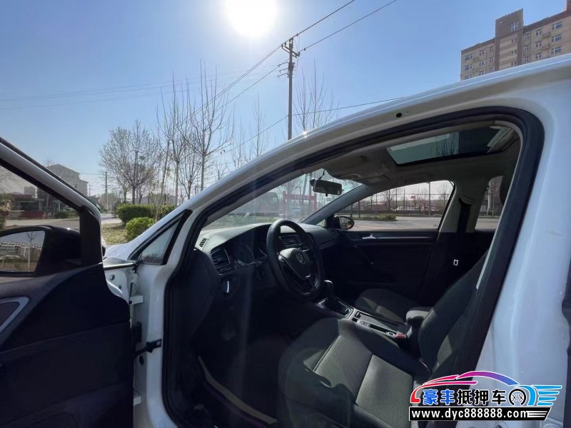 17年大众高尔夫轿车抵押车出售