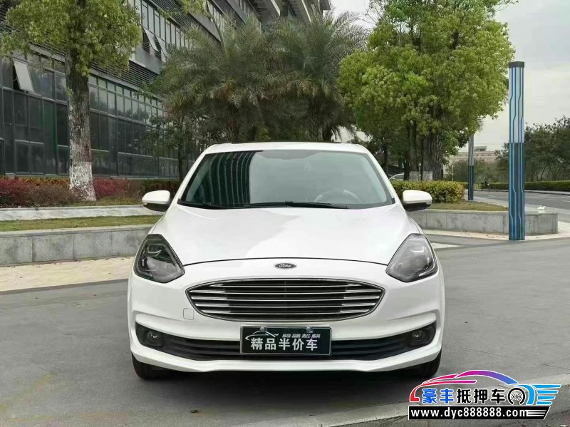 20年福特福睿斯轿车抵押车出售