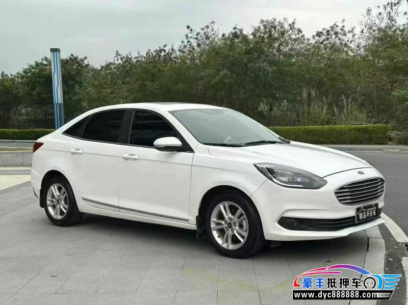 20年福特福睿斯轿车抵押车出售