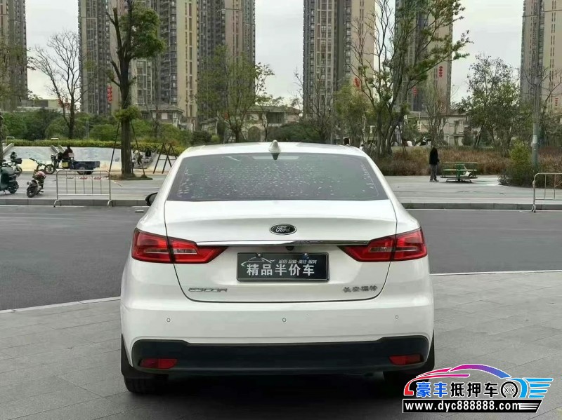 20年福特福睿斯轿车抵押车出售