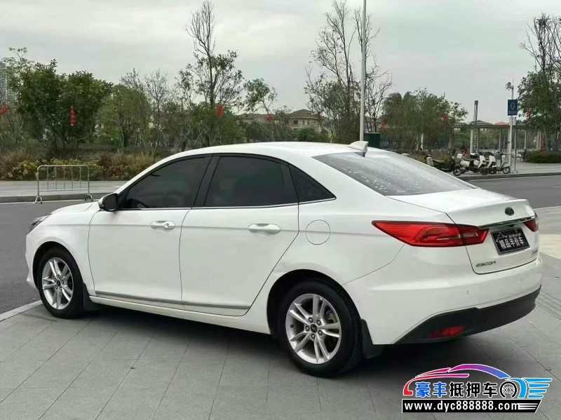 20年福特福睿斯轿车抵押车出售