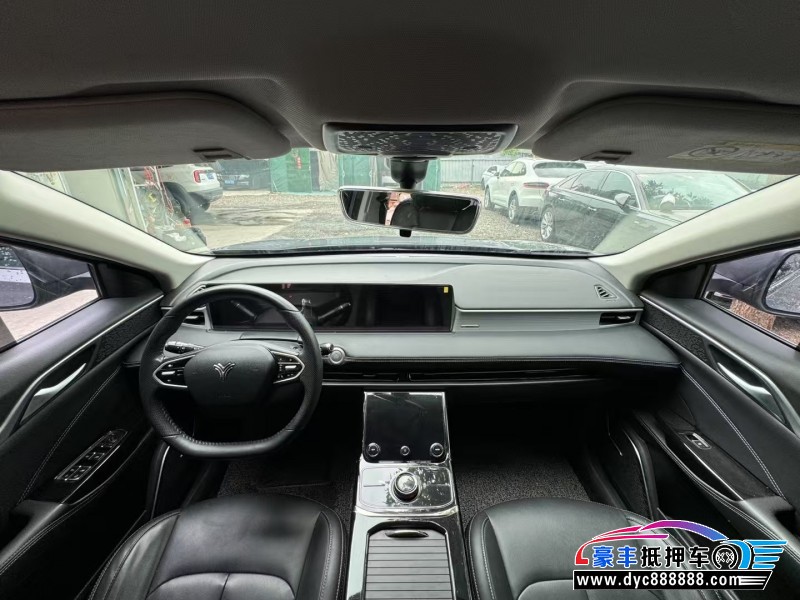 23年哪吒U轿车抵押车出售