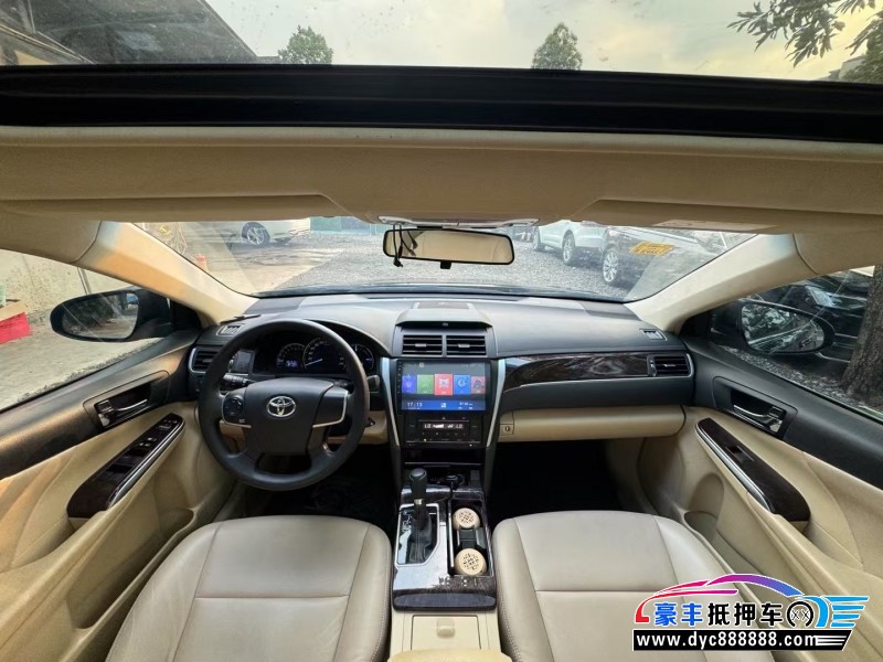 17年丰田凯美瑞轿车抵押车出售