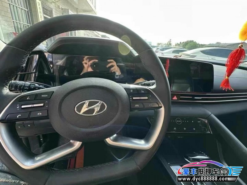 22年现代伊兰特轿车抵押车出售