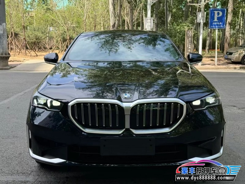 25年宝马5系轿车抵押车出售