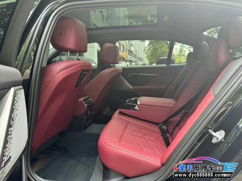 25年宝马5系轿车抵押车出售