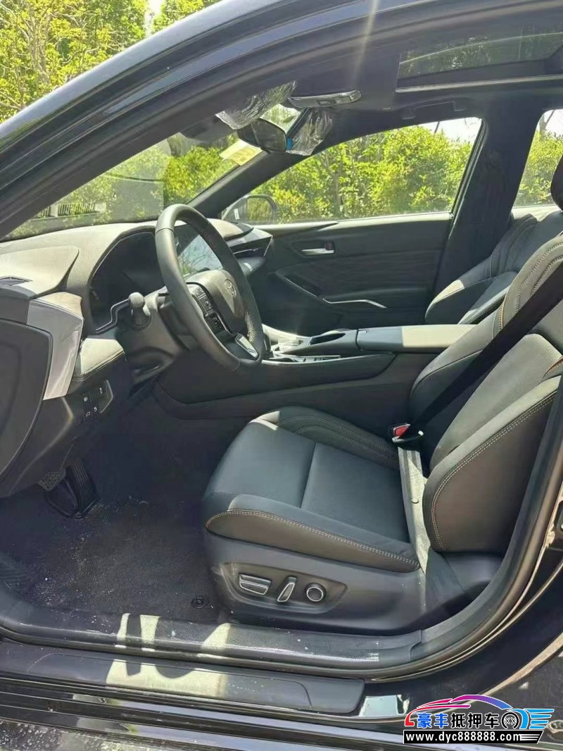 25年丰田亚洲龙轿车抵押车出售