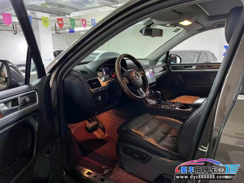 12年大众途锐轿车抵押车出售