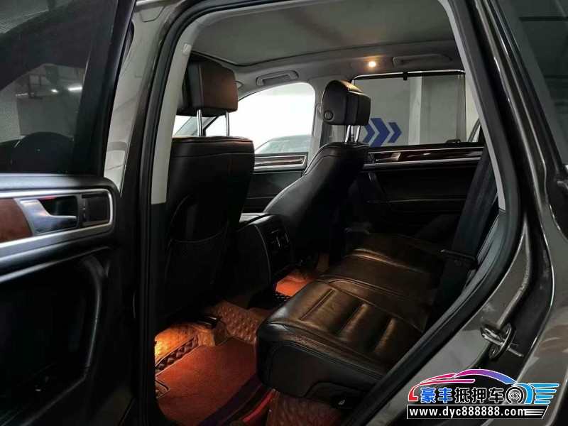 12年大众途锐轿车抵押车出售