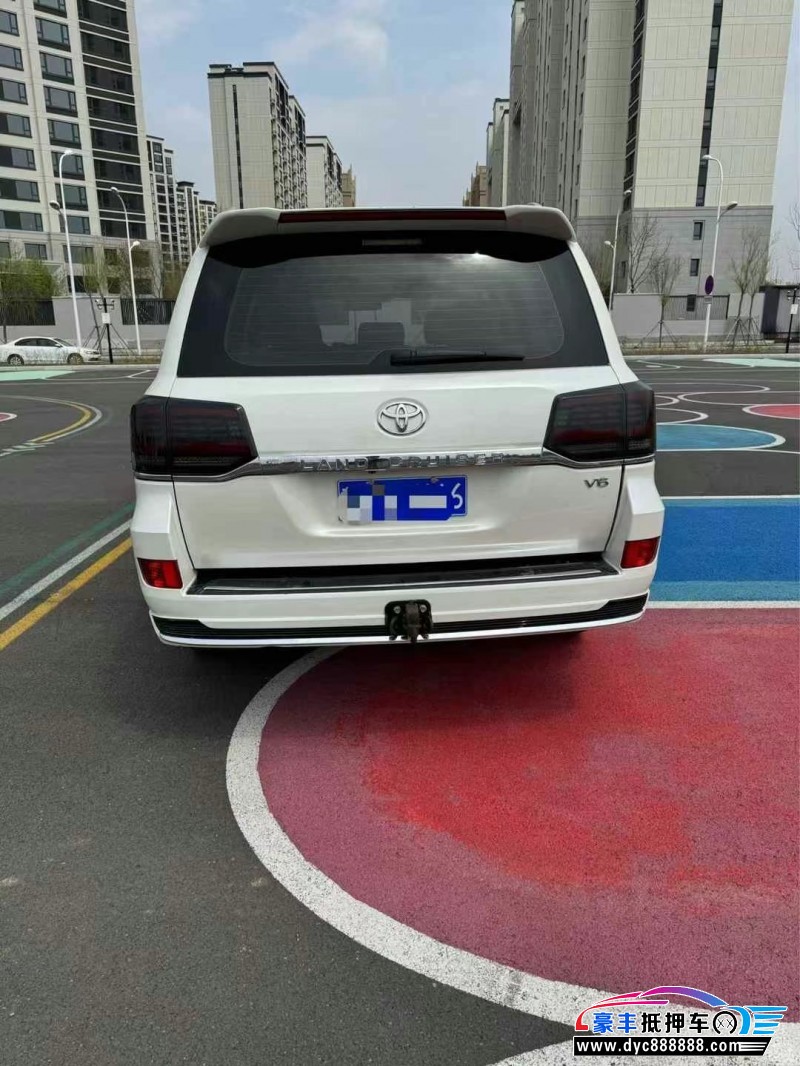 17年丰田兰德酷路泽（陆巡）轿车抵押车出售