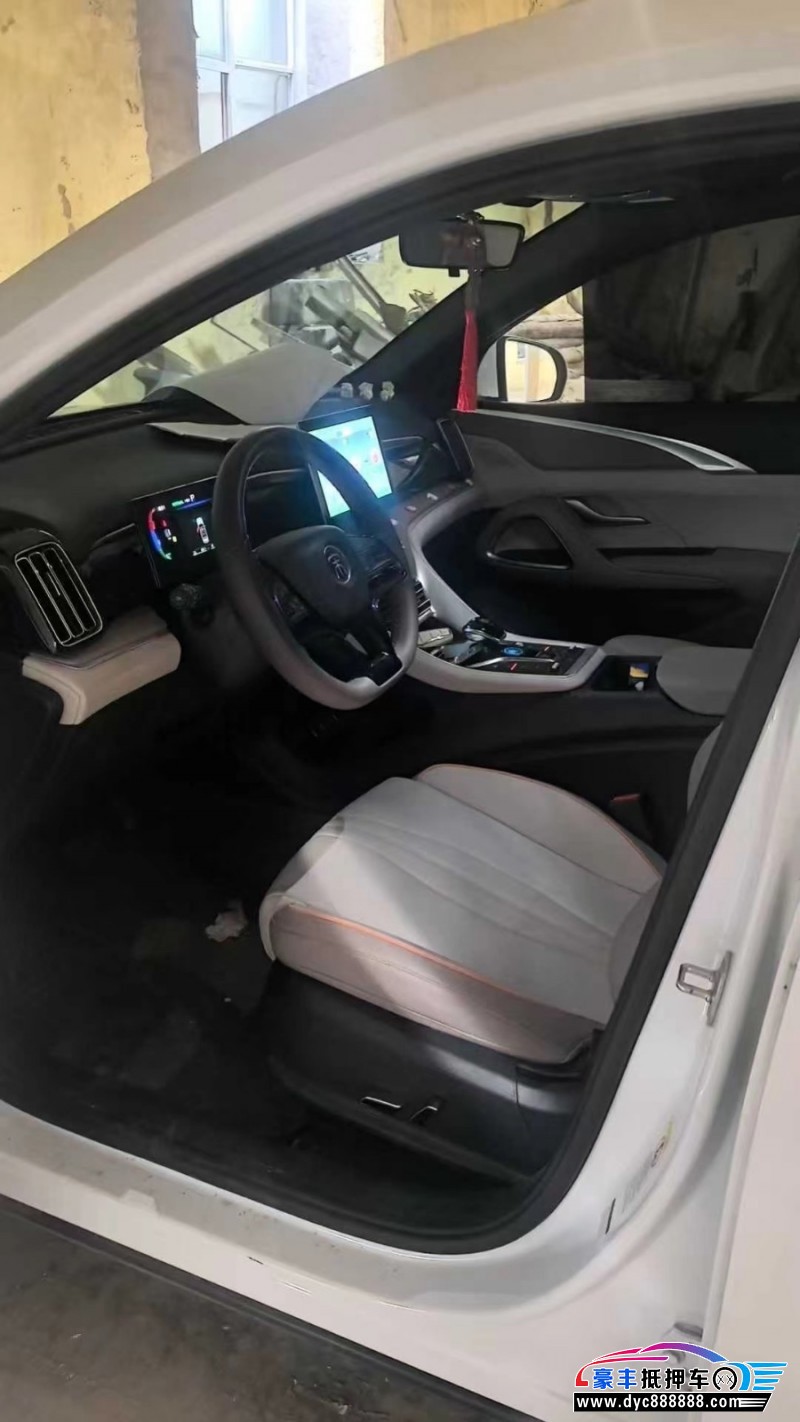 23年比亚迪宋轿车抵押车出售