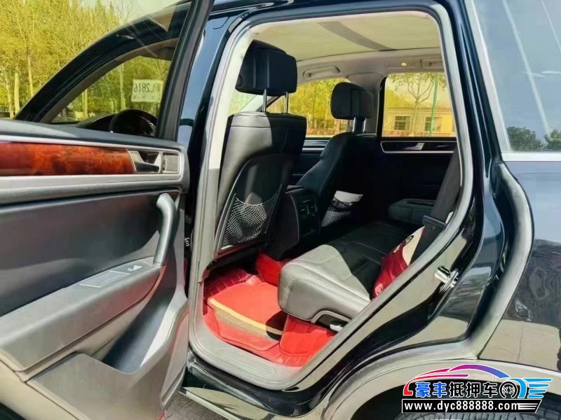 12年大众途锐轿车抵押车出售