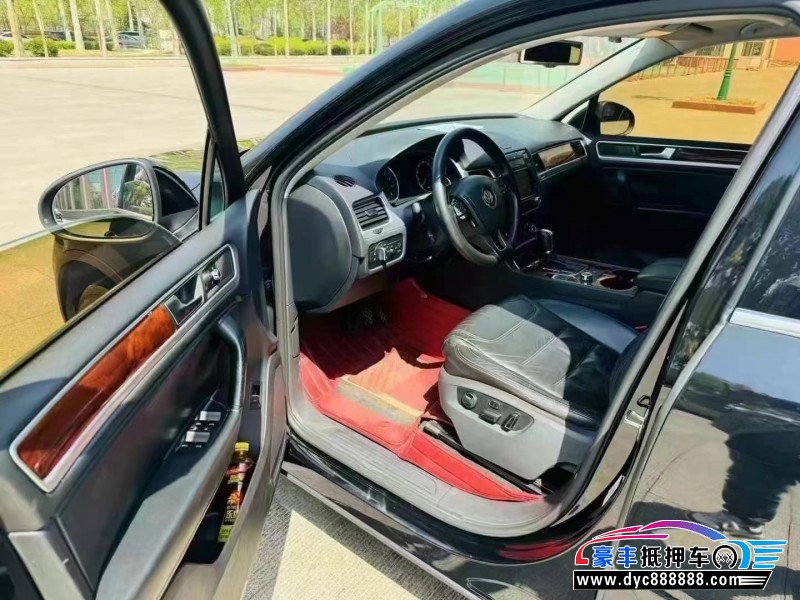 12年大众途锐轿车抵押车出售