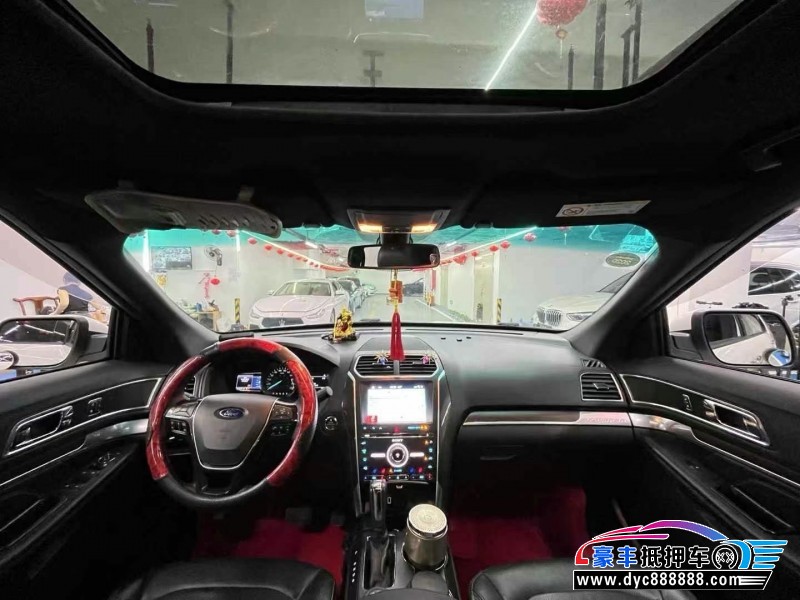 17年福特探险者轿车抵押车出售