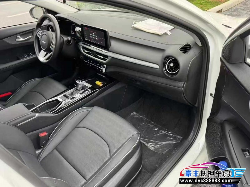 24年起亚K3轿车抵押车出售