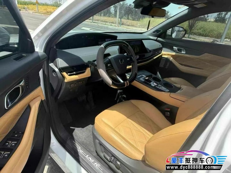 24年长安长安UNI轿车抵押车出售