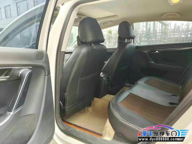 13年大众迈腾轿车抵押车出售