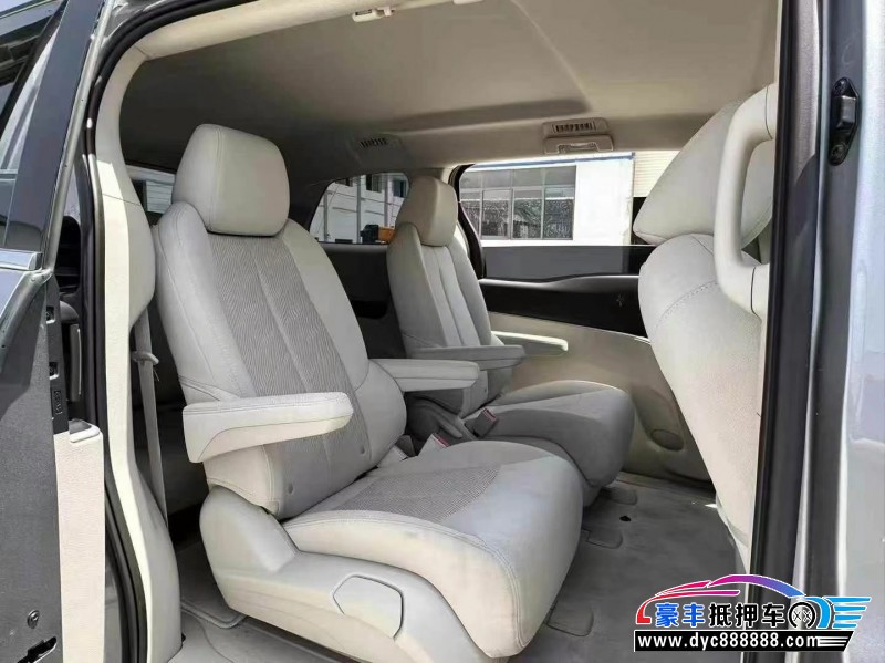 24年别克GL8轿车抵押车出售