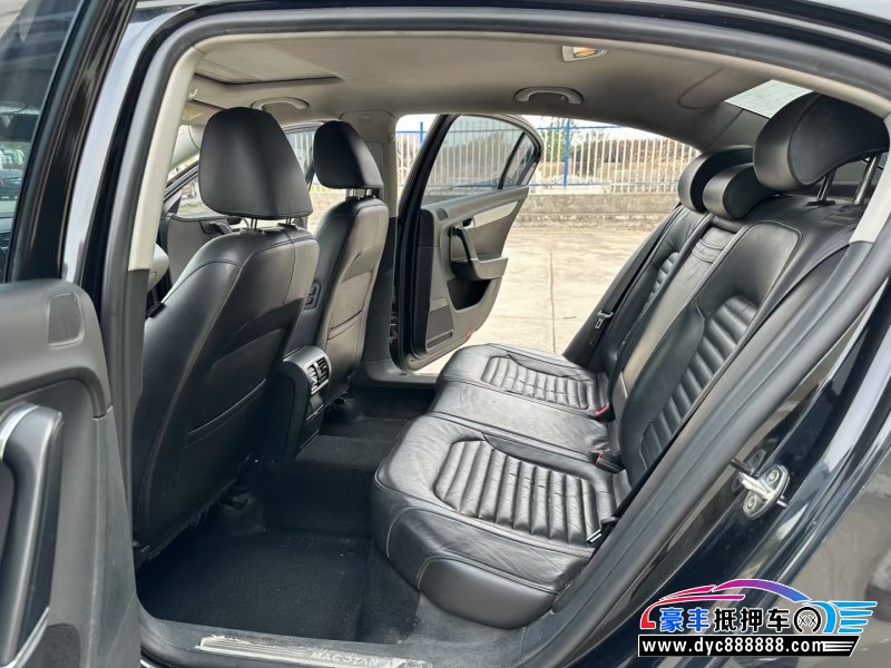 16年大众迈腾轿车抵押车出售