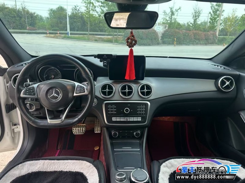 18年奔驰CLA轿车抵押车出售