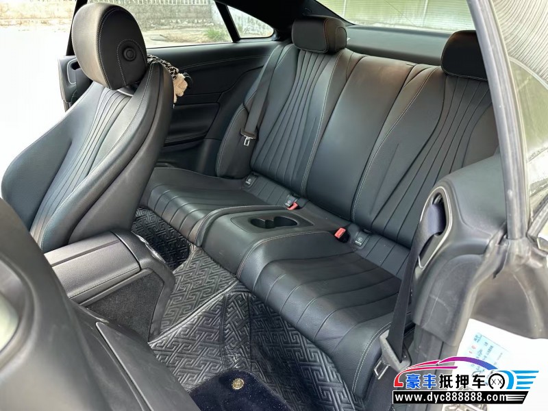 20年奔驰E轿车抵押车出售