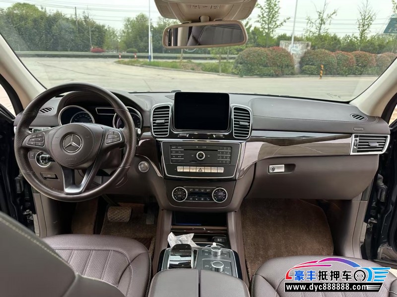 19年奔驰GLS轿车抵押车出售