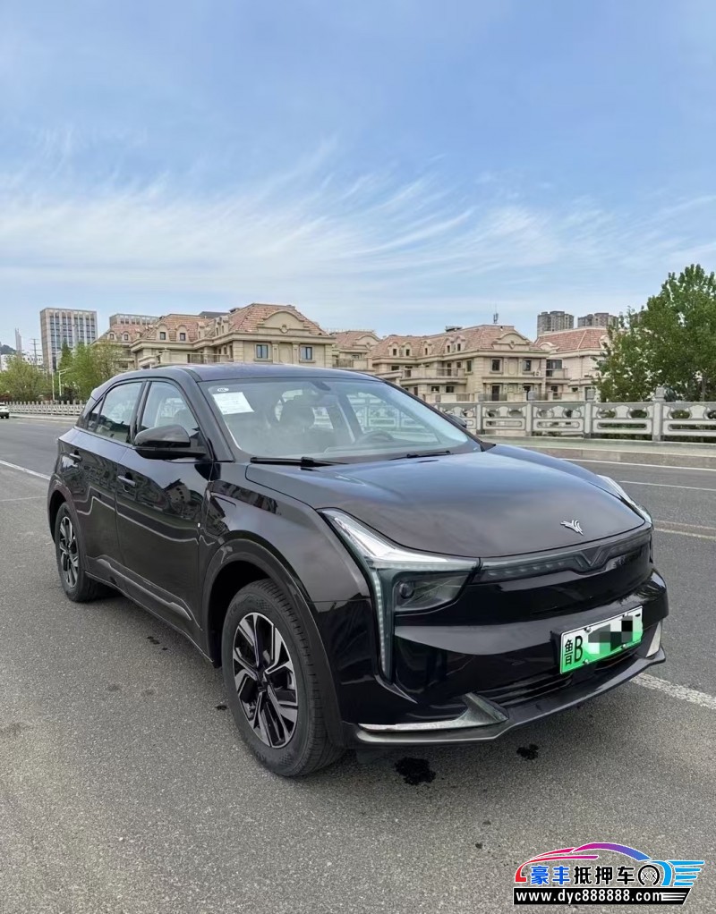 23年哪吒U轿车抵押车出售