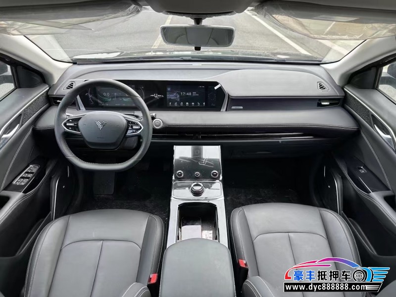 23年哪吒U轿车抵押车出售