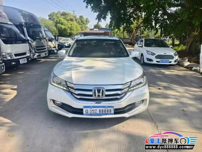 14年本田雅阁轿车抵押车出售