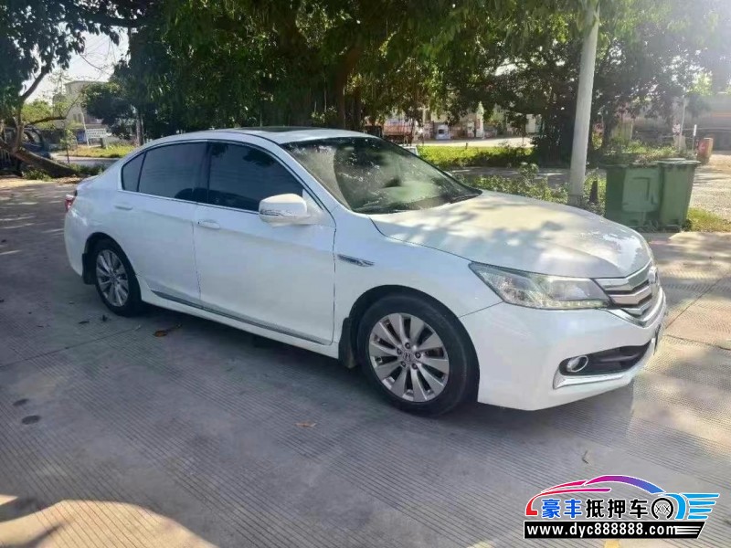 14年本田雅阁轿车抵押车出售