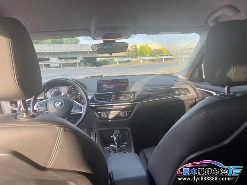 21年宝马1系轿车抵押车出售