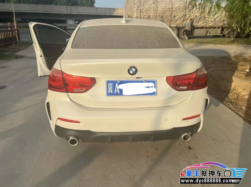 21年宝马1系轿车抵押车出售